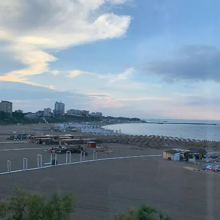 アパート Lovely With Sea View And A Hot Tub